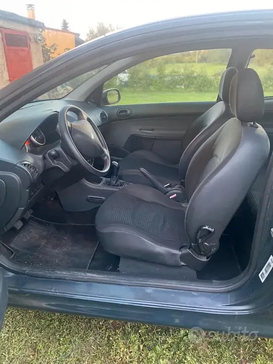 Peugeot 206 2010 photo 3