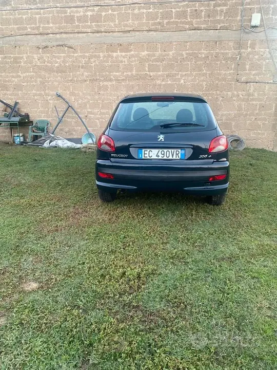 Peugeot 206 2010 photo 4