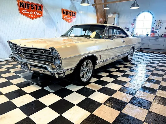 Ford Galaxie 1967 photo 2