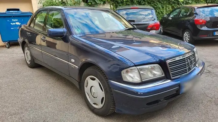 Mercedes-Benz C180
