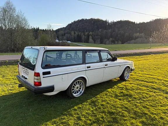 Volvo 240 1991 photo 4