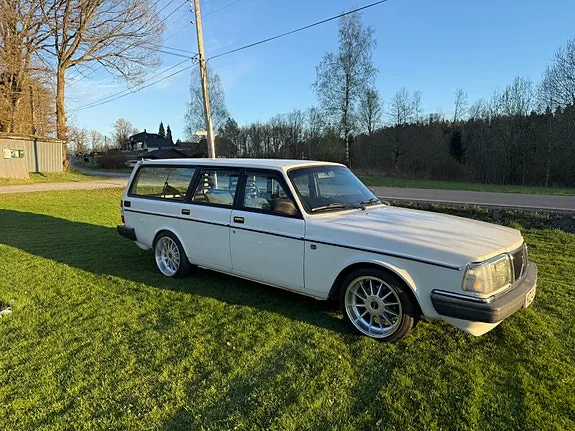 Volvo 240 1991 photo 3
