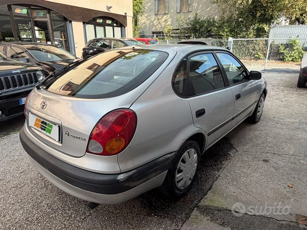 Toyota Corolla 2000 photo 3