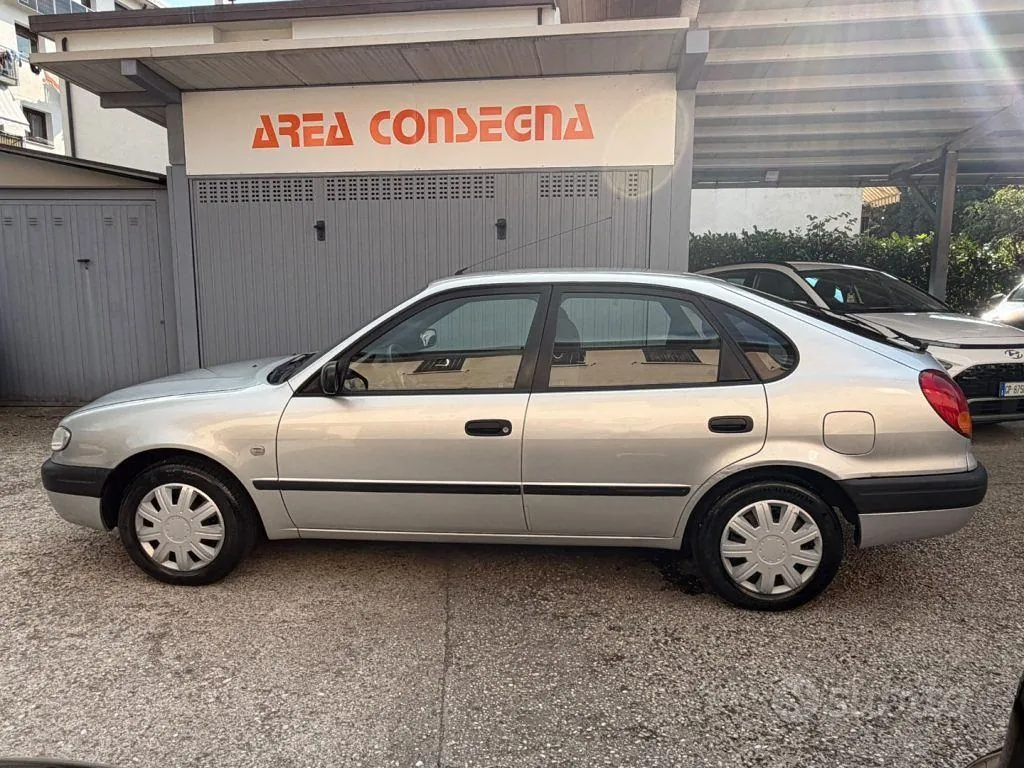 Toyota Corolla 2000 photo 2