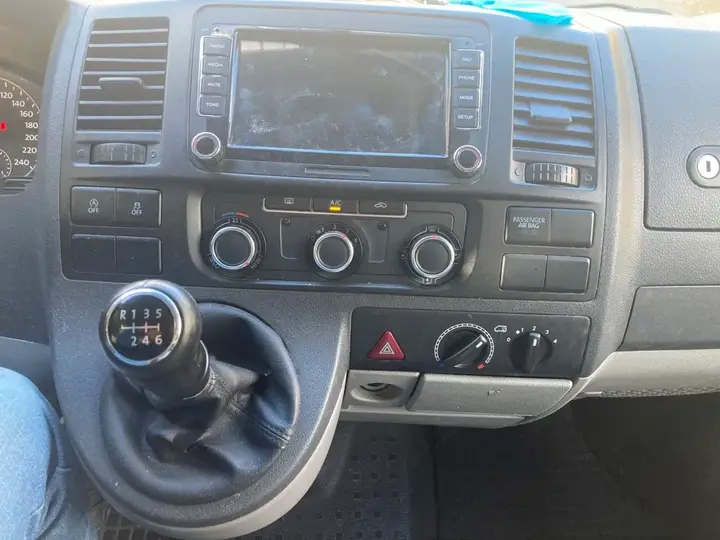 Volkswagen T5 2013 photo 3