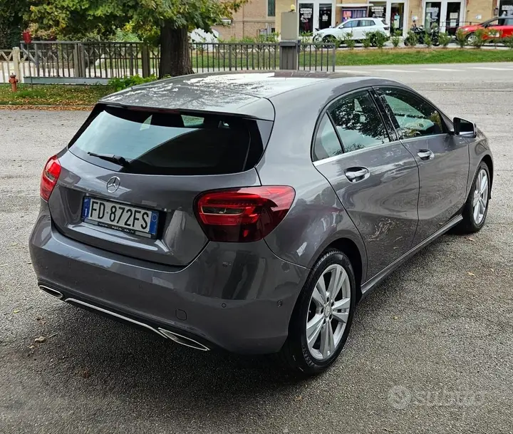 Mercedes-Benz A 180 2016 photo 5
