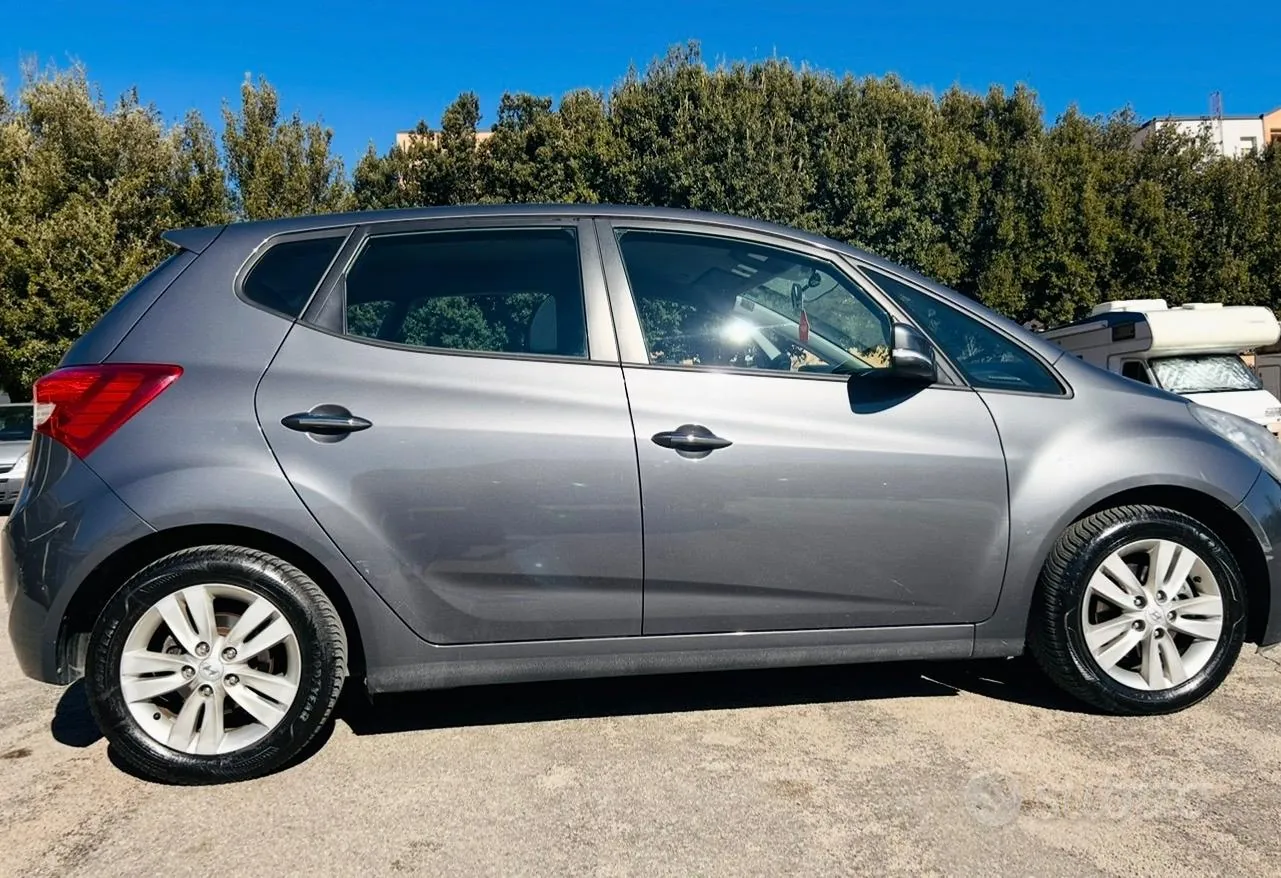 Hyundai Ix20 2011 photo 5