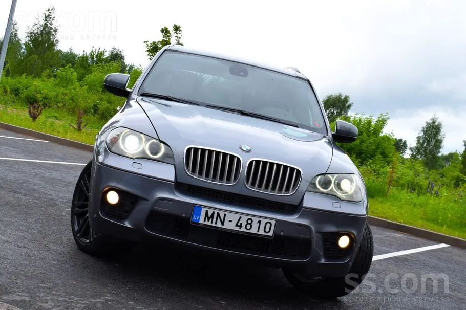 BMW X5 2010 photo 2