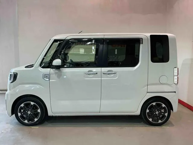 Daihatsu Wake 2016 photo 3