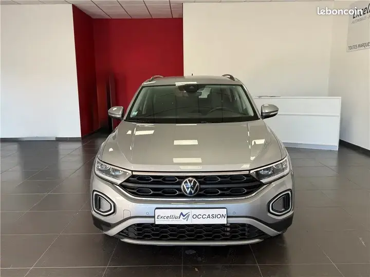 Volkswagen T-Roc 2022 photo 2