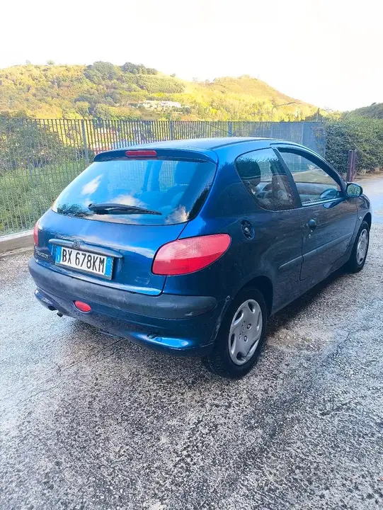 Peugeot 206 2002 photo 2