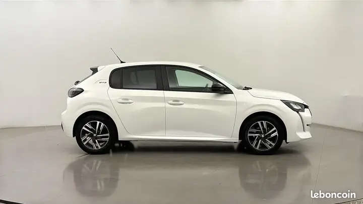 Peugeot 208 2023 photo 4