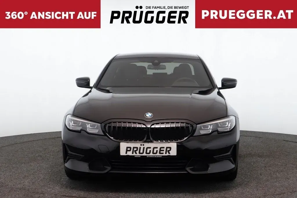 BMW 3 Series 2022 photo 3