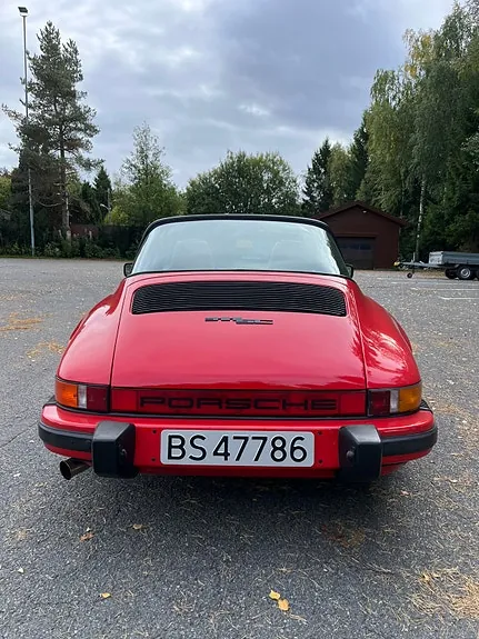 Porsche 911 1982 photo 2