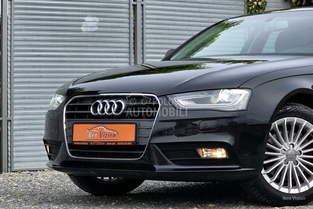 Audi A4 2012 photo 2