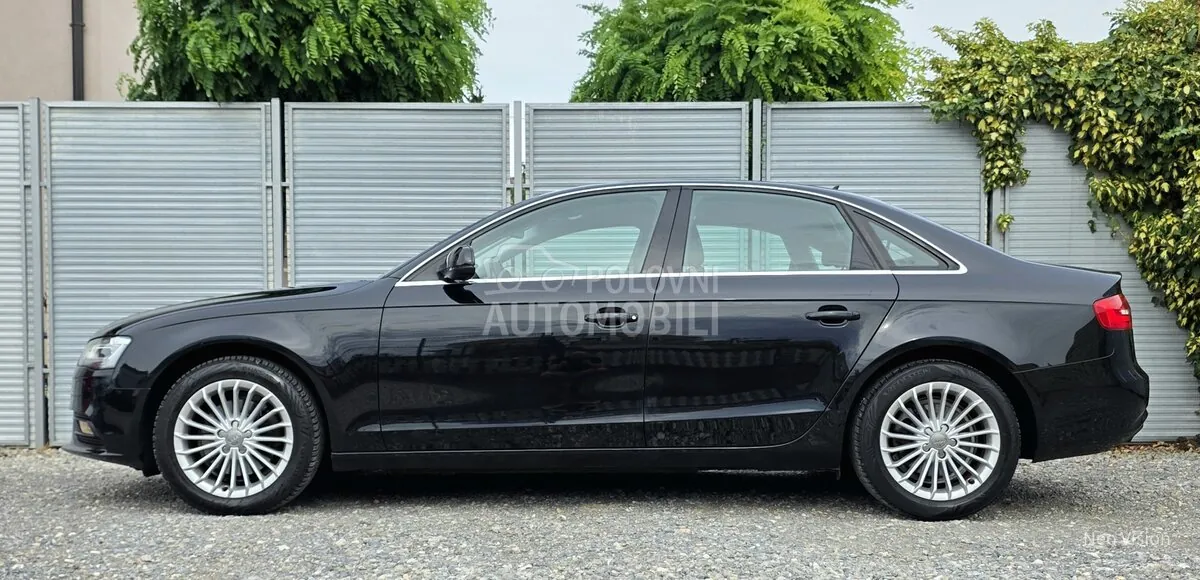 Audi A4 2012 photo 4