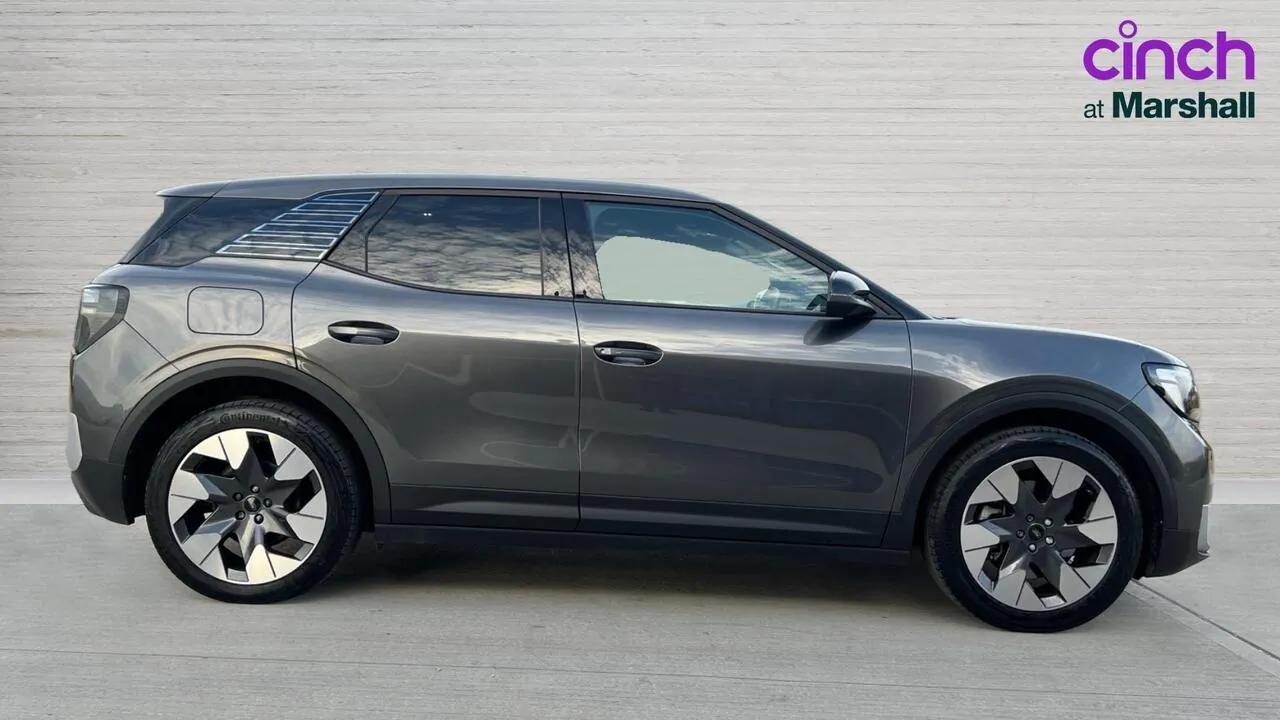 Ford Explorer 2025 photo 2
