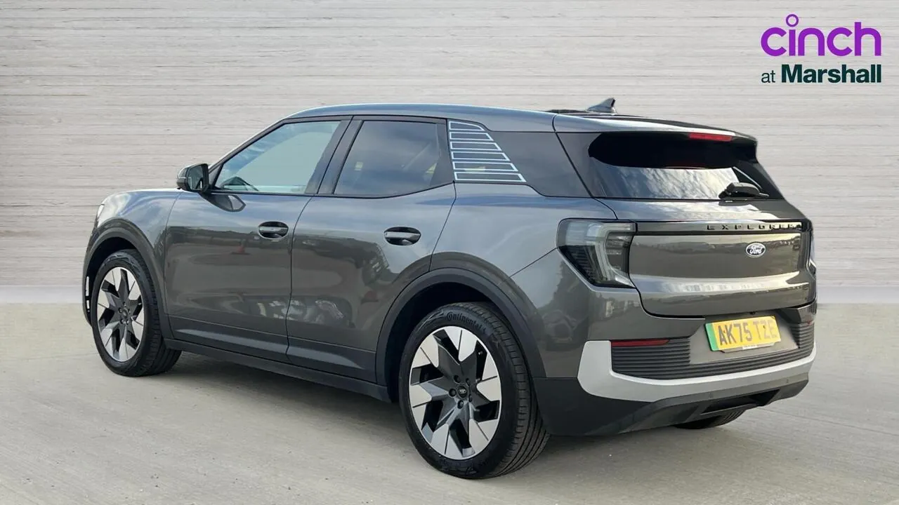 Ford Explorer 2025 photo 5