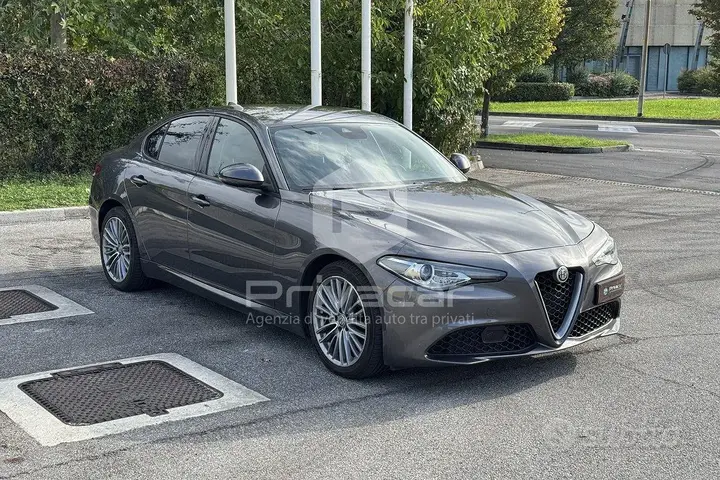 Alfa Romeo Giulia 2019 photo 3