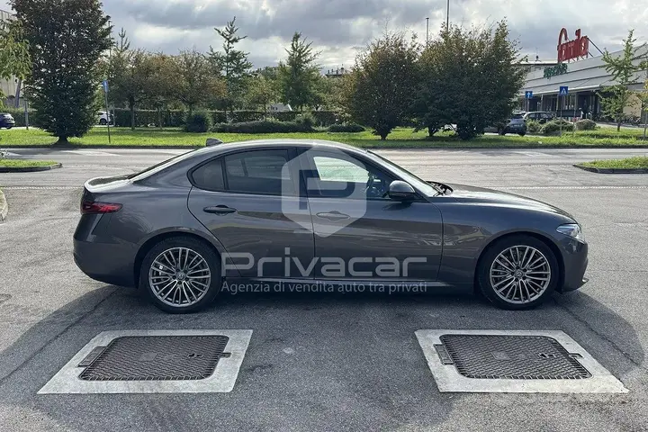Alfa Romeo Giulia 2019 photo 4