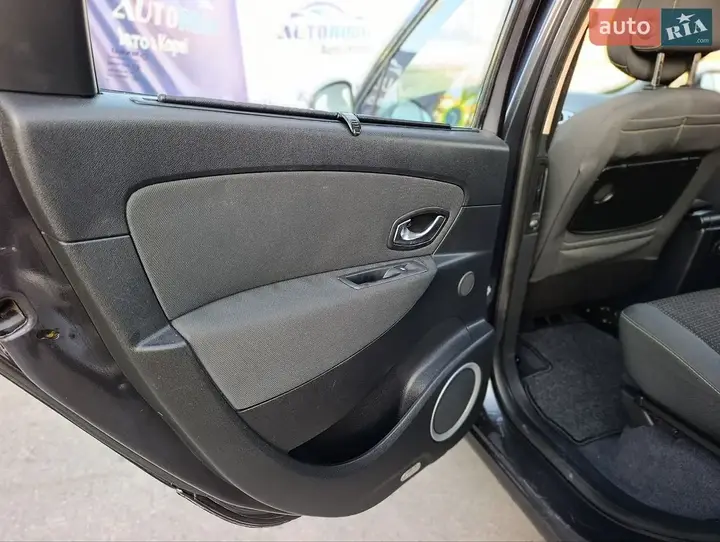 Renault Scenic 2009 photo 2