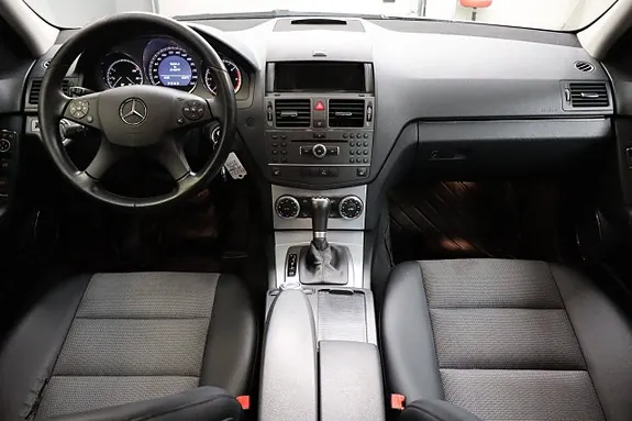 Mercedes-Benz C200 2010 photo 3