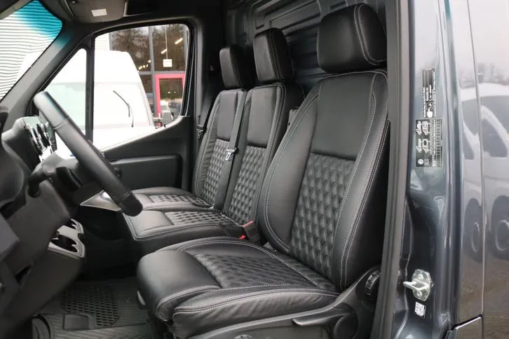 Mercedes-Benz Sprinter 2024 photo 2
