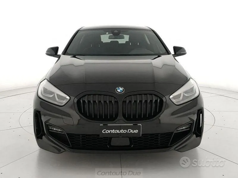 BMW 1 Series 2023 photo 2