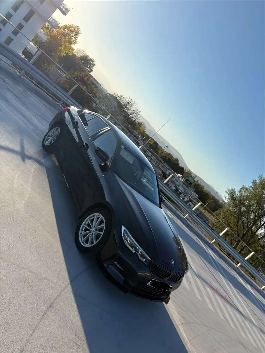 BMW 3Er-Reihe 318I 2022 photo 3