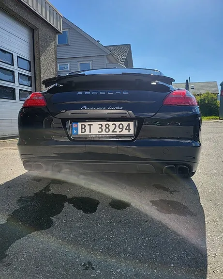 Porsche Panamera 4 2010 photo 5