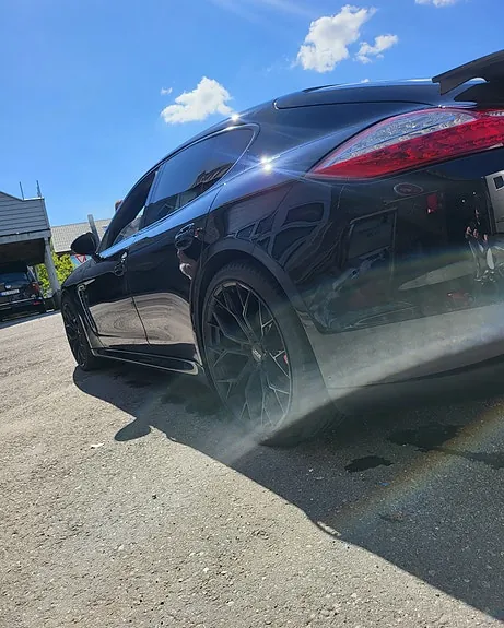 Porsche Panamera 4 2010 photo 3