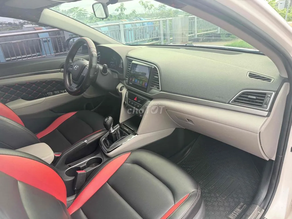 Hyundai Elantra 2017 photo 5