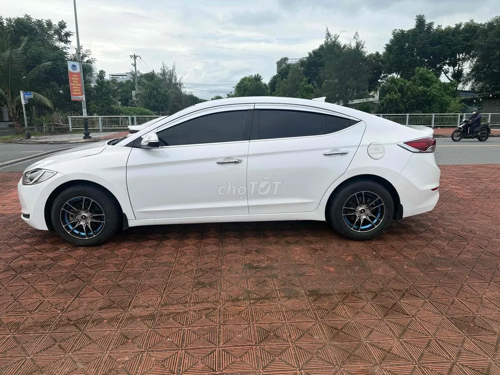 Hyundai Elantra 2017 photo 4