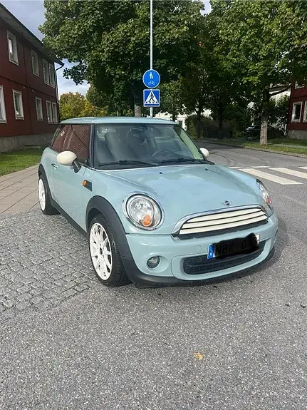 Mini One 2013 photo 2