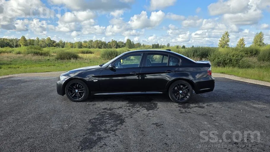 BMW E90 2005 photo 2