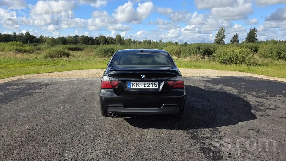 BMW E90 2005 photo 3