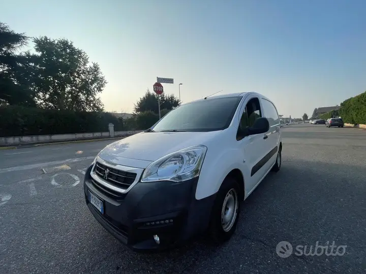 Peugeot Partner 2017 photo 2