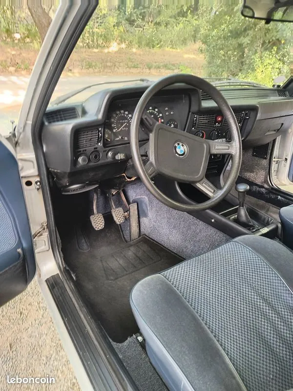 BMW Série 3 1981 photo 3