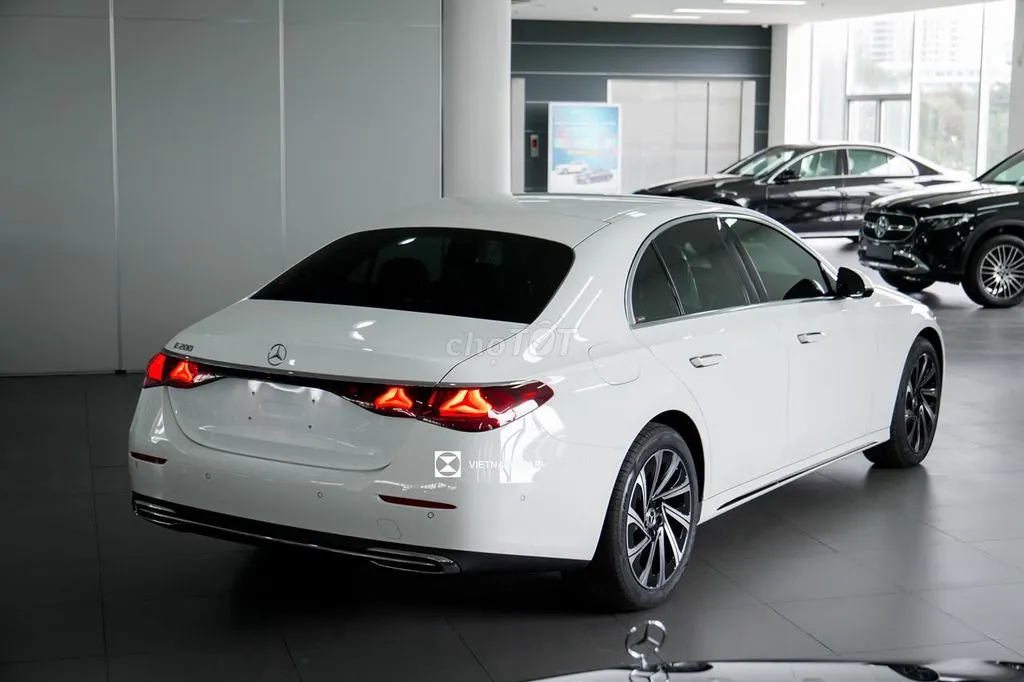 Mercedes-Benz E-Class 2026 photo 5