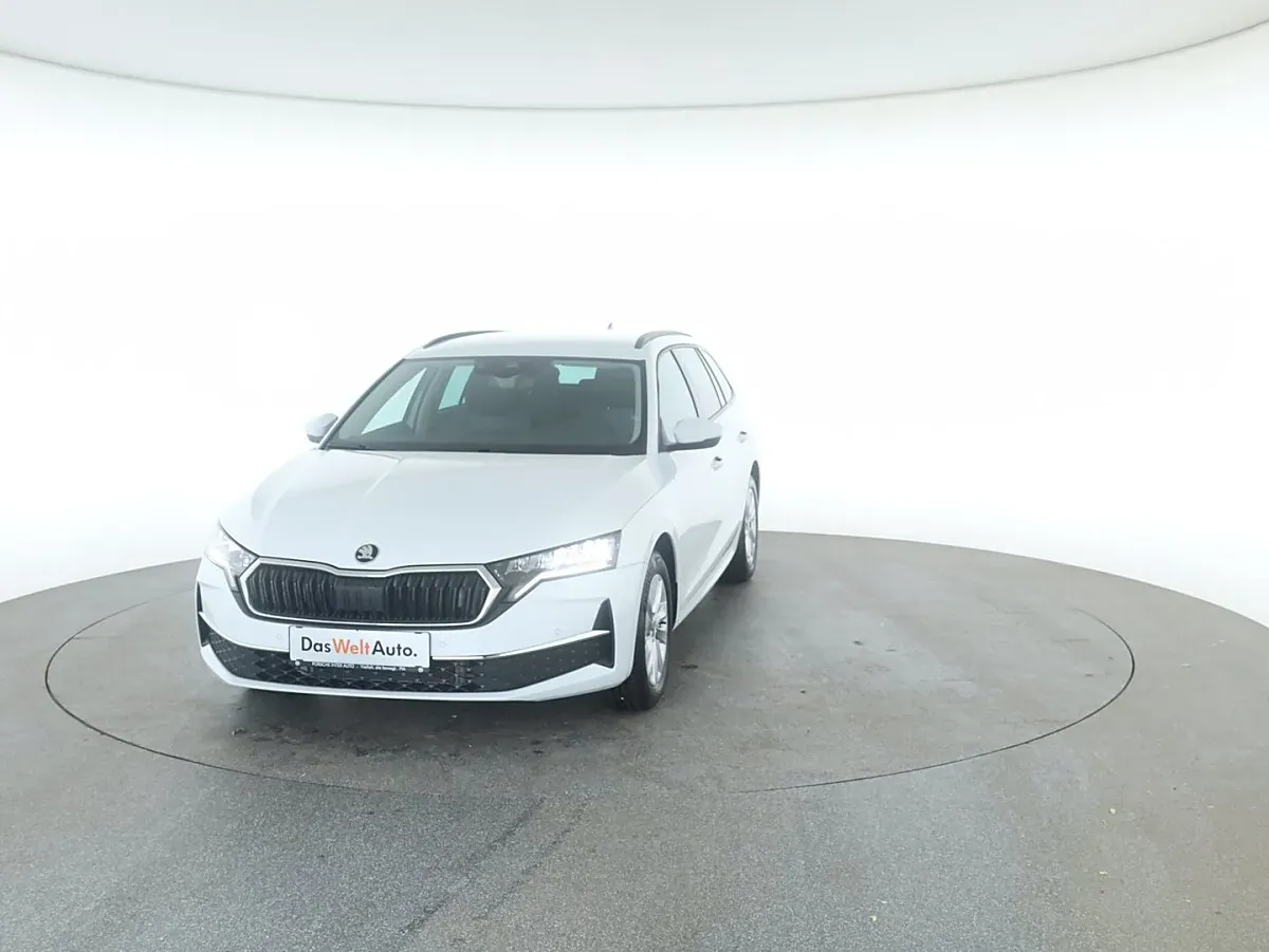 Skoda Octavia 2025 photo 2