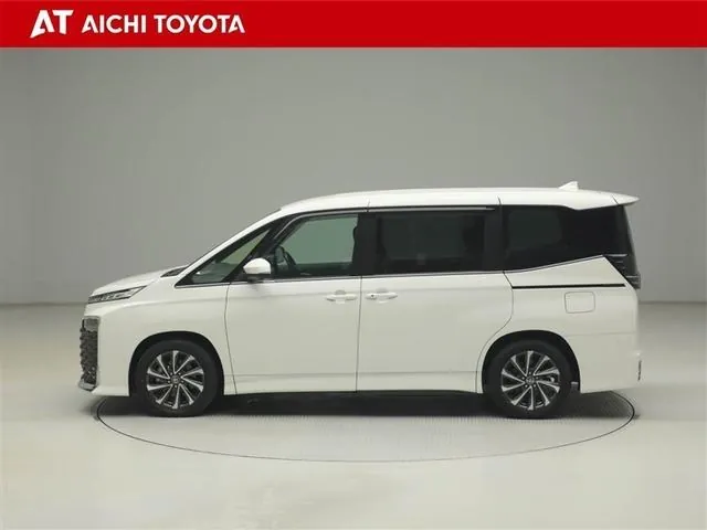 Toyota Voxzie Hybrid Sz 2023 photo 3