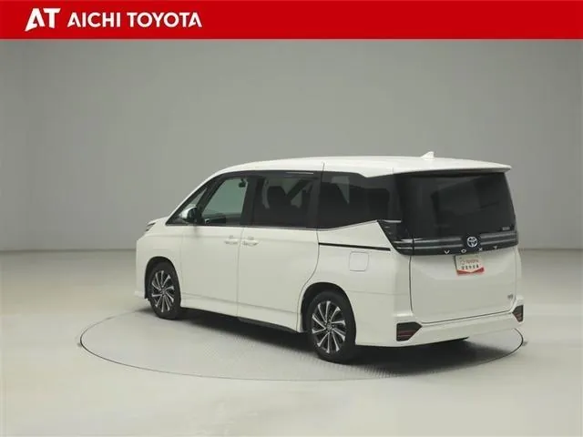 Toyota Voxzie Hybrid Sz 2023 photo 4