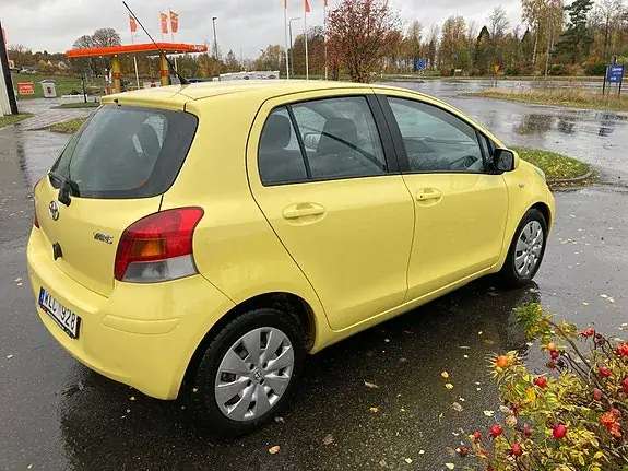 Toyota Yaris 2009 photo 3