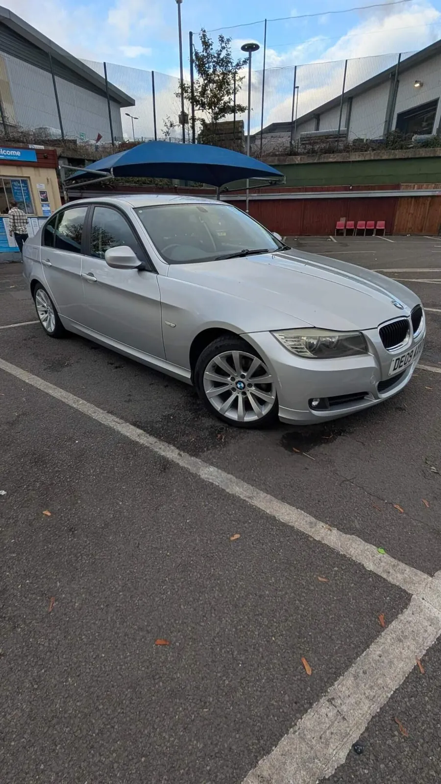 BMW 3 Series 2009 photo 2