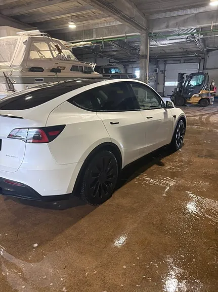 Tesla Model Y 2024 photo 3