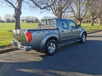 Nissan Navara 2011 photo 4