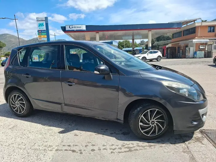 Renault Scenic 2018 photo 2