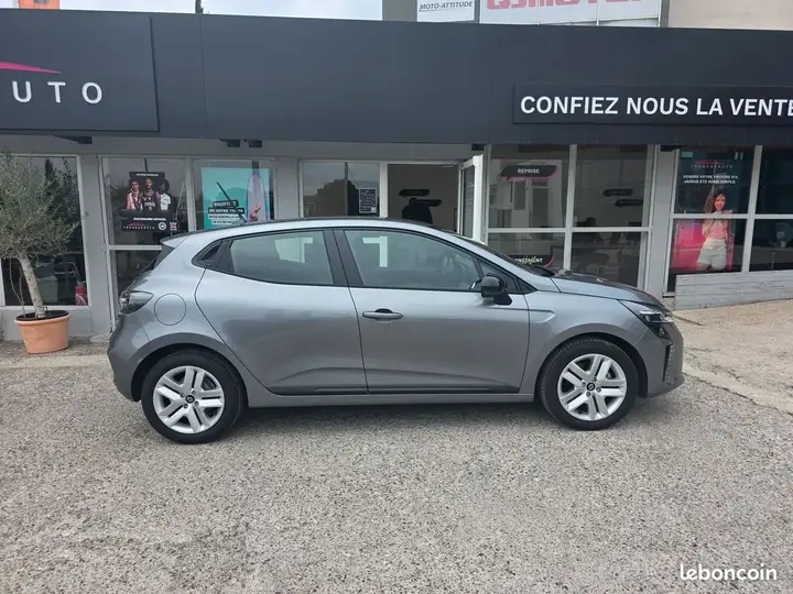 Renault Clio 2025 photo 2