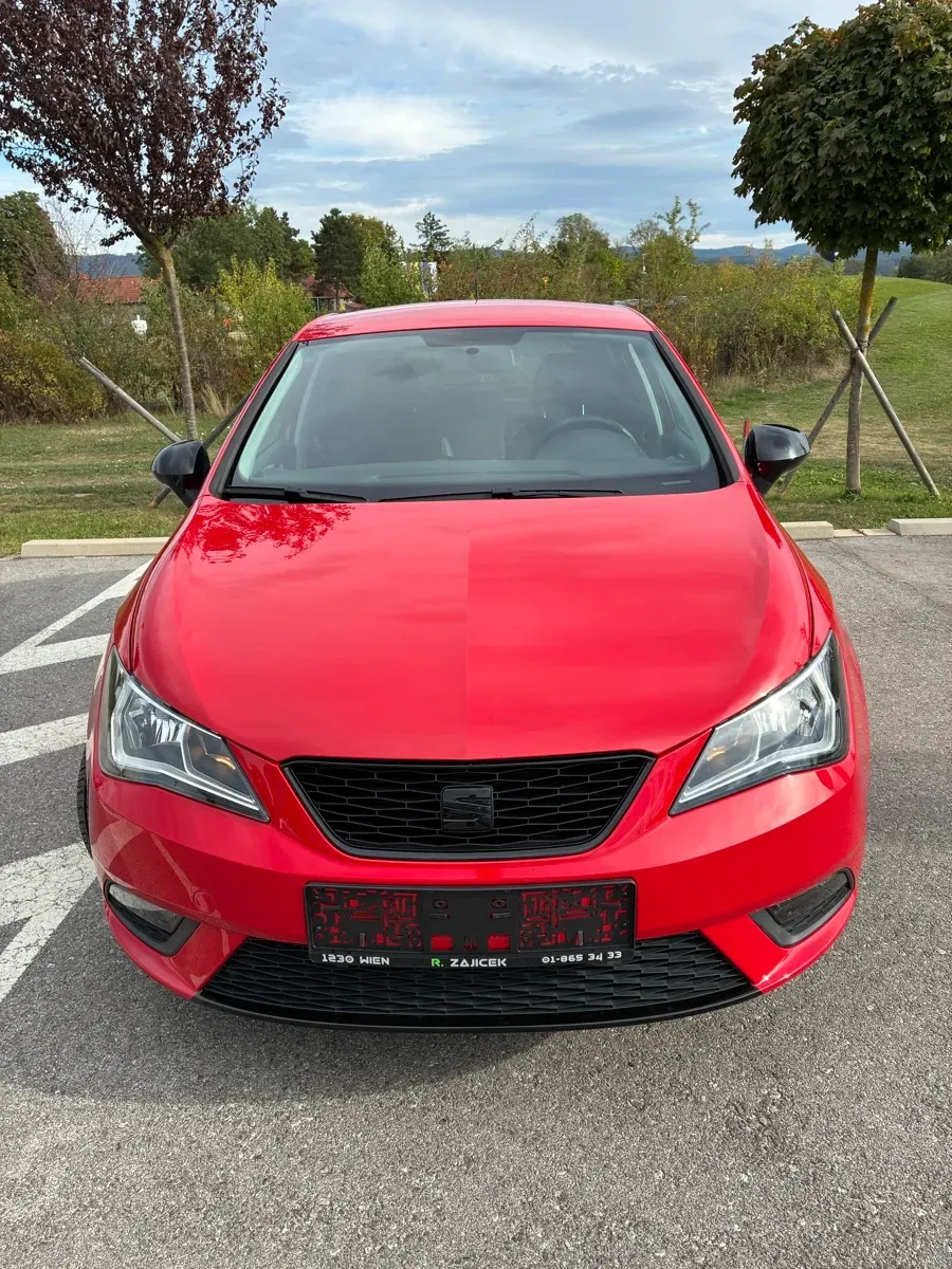 Seat Ibiza 2015 photo 2