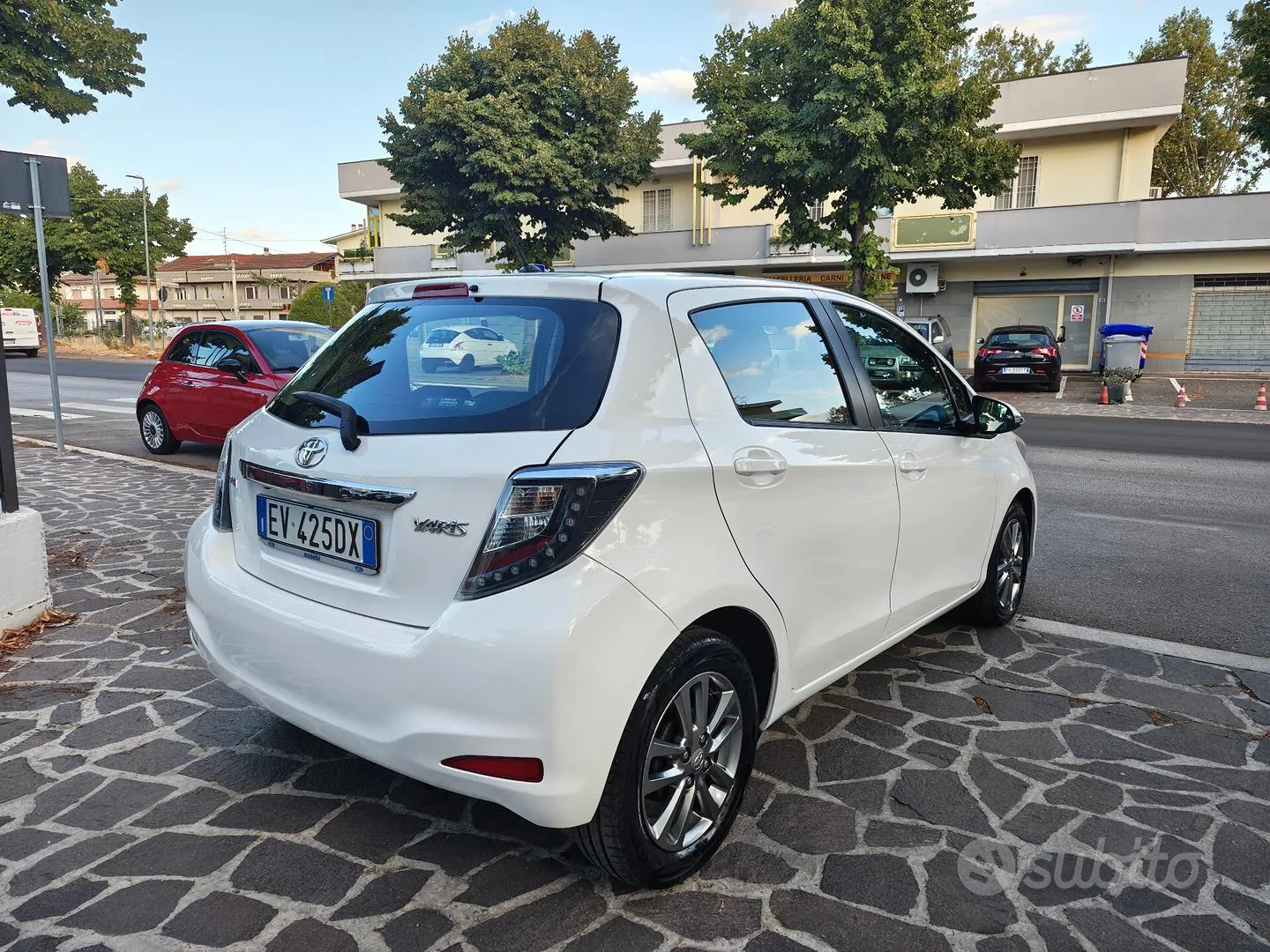 Toyota Yaris 2014 photo 3
